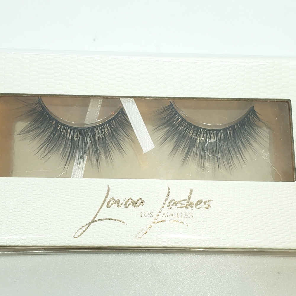 Lash Set - Picture 3 of 5